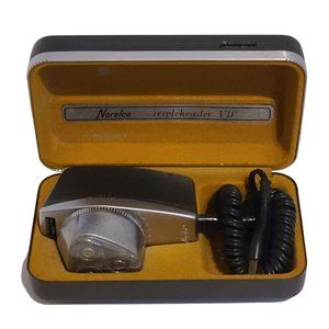 Vintage Norelco Tripleheader VIP Rotary Electric Razor Shaver w/Case